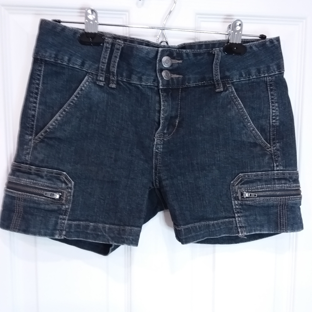 Womens Calvin Klein Jean Shorts size 26/2 pre-owned
